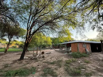 Terreno con casa en venta en Cruce Boquerón, Loma Plata 4