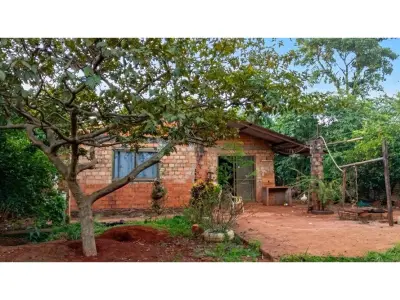 Terreno con casa en venta en Hernandarias 2