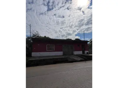 Terreno com casa à venda em Mariano Roque Alonso 3