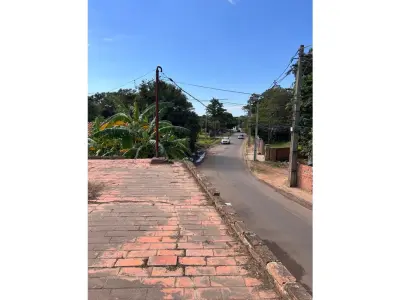 Terreno com casa à venda em Mariano Roque Alonso 4