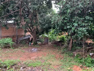Terreno com casa à venda em Ñemby, Central 4