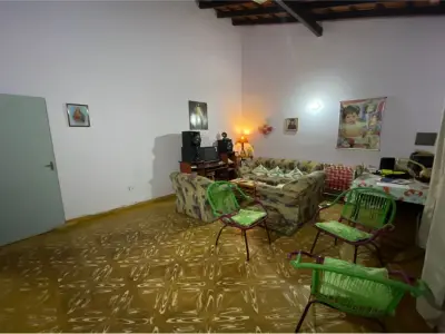 Terreno com casa à venda em Villa Aurelia, Assunção 3