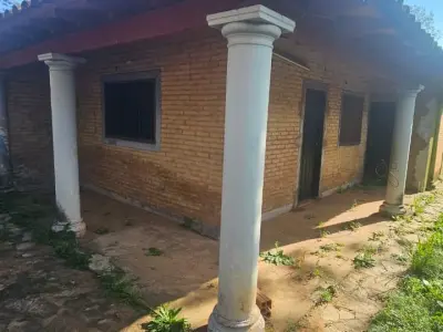 Terreno con chalet a remodelar o demoler en venta, Mariano Roque Alonso 3