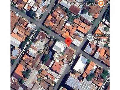 Terreno com chalé à venda no Barrio Catedral, Assunção 4