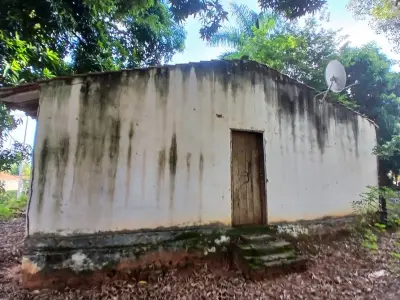 Terreno con construcción en venta en Arroyos y Esteros 2