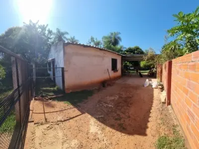 Terreno con construcción en venta en Capiatá 4