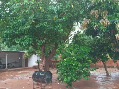 Terreno con construcción en venta en Limpio, Barrio Mbayue 2