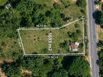 Land with building for sale in Loma Grande 3