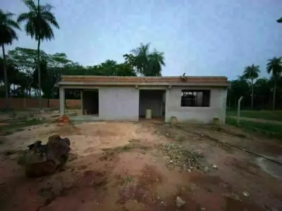 Terreno com construção à venda em San Bernardino 2
