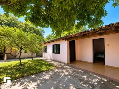 Terreno com construção à venda em Ycuá Satí, Assunção — 360 m² 2