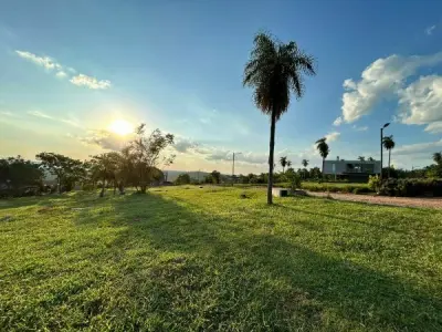 Terreno com vista para o lago em condomínio Alta Pietra, San Bernardino 4