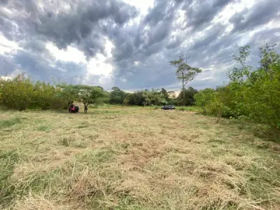 1,650 m² corner lot for rent in Ciudad del Este 5