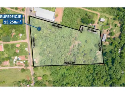 Terreno de 2,5 hectares à venda em Luque 3