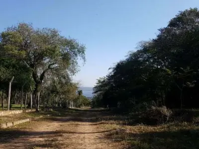 Terreno de 2.598 m² con vista al Lago Ypacaraí en venta en San Bernardino 2