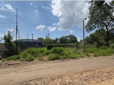 Terreno de 2.719 m² de rua a rua à venda na Zona Norte 3