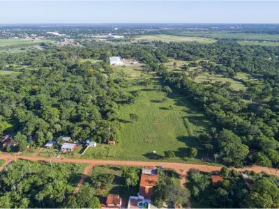 Terreno de 3 hectares à venda em Luque 2