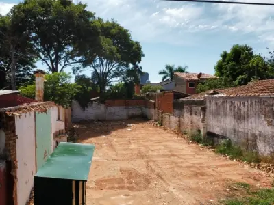Terreno de 330 m² en venta en Ycua Sati, Asunción 2