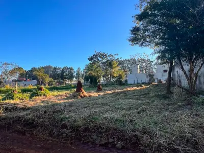 Terreno de 360 m² no Bairro 9 a 10 Acaray, Ciudad del Este 2