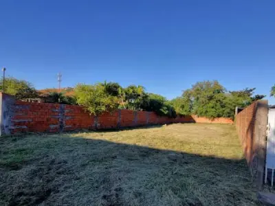 Terreno de 400 m² no Barrio Golondrina, Villa Hayes 3
