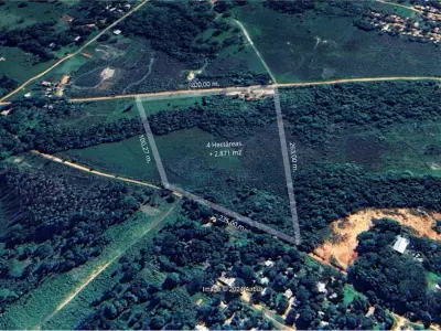 Terreno de 42.871 m² en venta en Coronel Oviedo 3