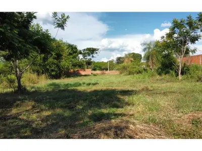 Terreno à venda em Mora Kue, Luque – 612 m² 2