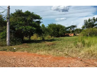 Terreno à venda em Mora Kue, Luque – 612 m² 3