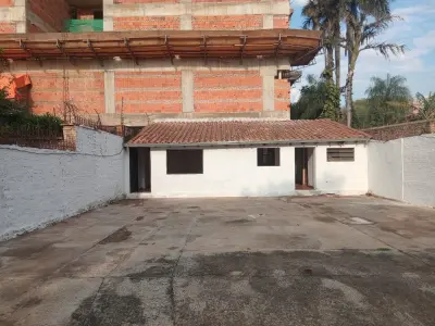Terreno para alugar com escritórios em Recoleta, Assunção 2