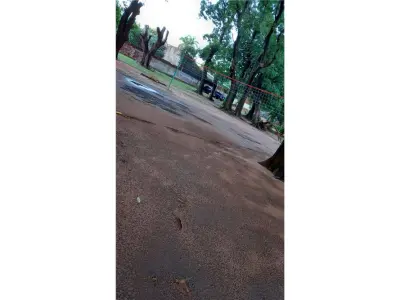 Terreno para alugar para estacionamento em Fernando de la Mora 4