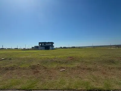 Terreno em Costa del Lago, Puerto Oeste 2