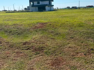 Terreno em Costa del Lago, Puerto Oeste 3
