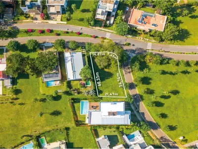 Terreno en venta en esquina con vista a la laguna en Aqua Village 2