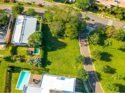 Terreno en venta en esquina con vista a la laguna en Aqua Village 4
