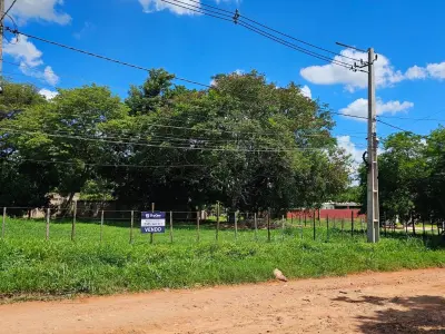 Terreno em esquina de 1.080 m² à venda em Ycua Caranday, Luque 4