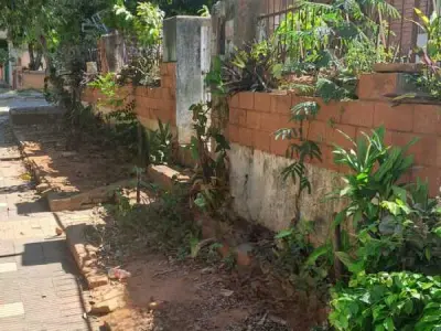 Terreno en esquina en venta en Barrio Mburucuyá, Asunción 2