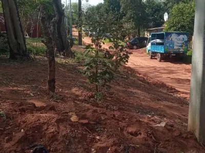 Terreno de esquina à venda em Cañada Garay, Luque 3