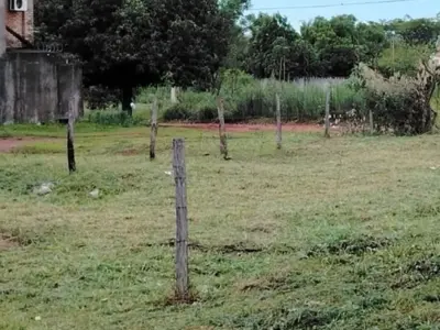 Terreno de esquina à venda em Capiatá, Central 2