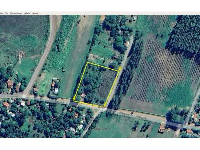 Corner lot for sale in Carmen del Paraná 3
