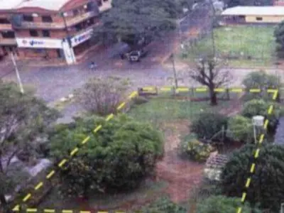 Terreno de esquina à venda em Hernandarias 2