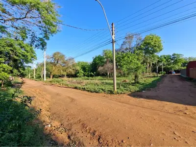 Terreno em esquina à venda em Itapuamí I, Luque 3