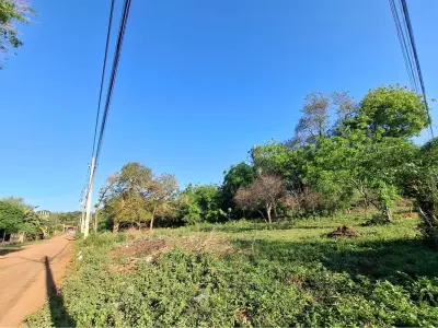 Terreno em esquina à venda em Itapuamí I, Luque 5