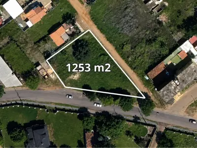 Terreno de esquina à venda em Itauguá, Central 3