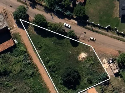 Terreno de esquina à venda em Itauguá, Central 4
