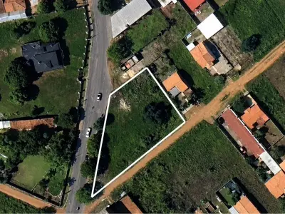 Terreno de esquina à venda em Itauguá, Central 5