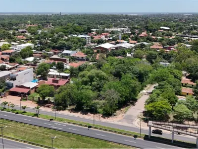 Terreno en esquina en venta en Loma Pyta, Asunción