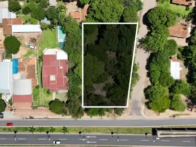 Terreno en esquina en venta en Loma Pyta, Asunción 3