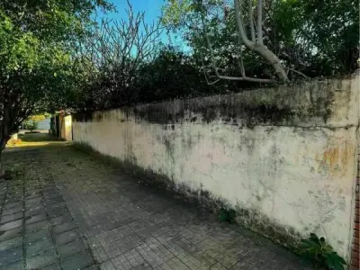 Terreno de esquina à venda em Los Laureles, Assunção – 1.158 m² 2