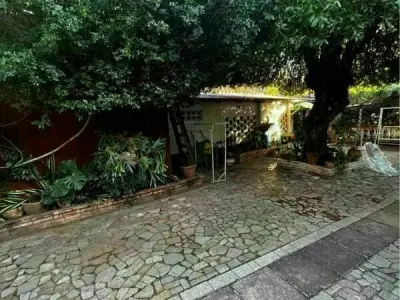 Terreno de esquina à venda em Los Laureles, Assunção – 1.158 m² 3