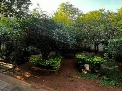 Terreno de esquina à venda em Los Laureles, Assunção – 1.158 m² 4