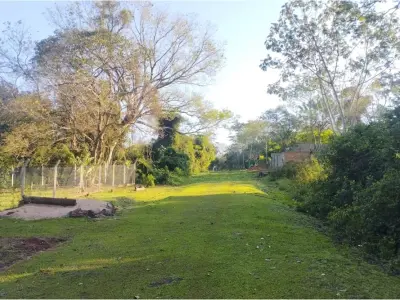 Terreno de esquina à venda em Luque, Itapuamí III 2