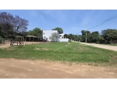 Terreno en esquina en venta en Mariano Roque Alonso 3